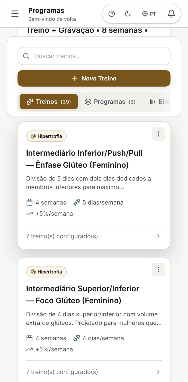Biblioteca real do GymBud em tema claro, mostrando programas de hipertrofia com estrutura e frequência.