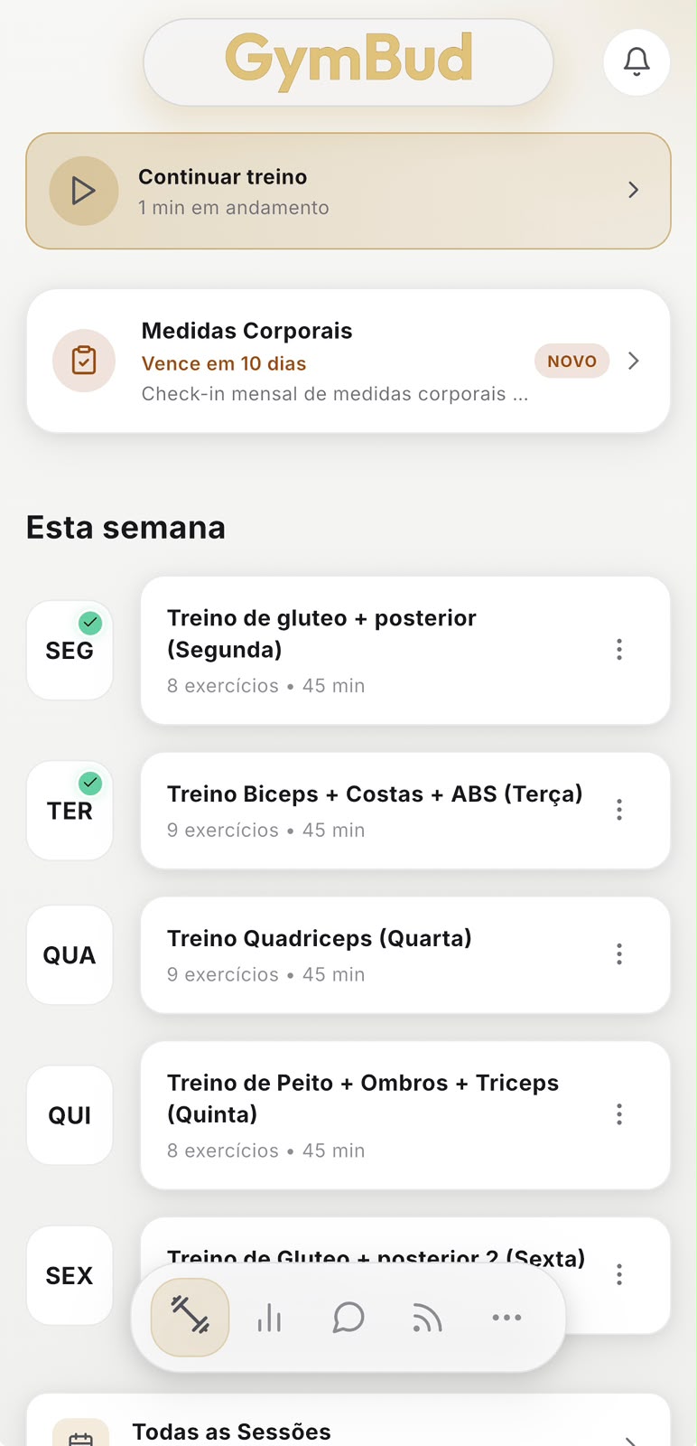 App real do Aluno GymBud com a programação semanal de treinos e opção de continuar treino.